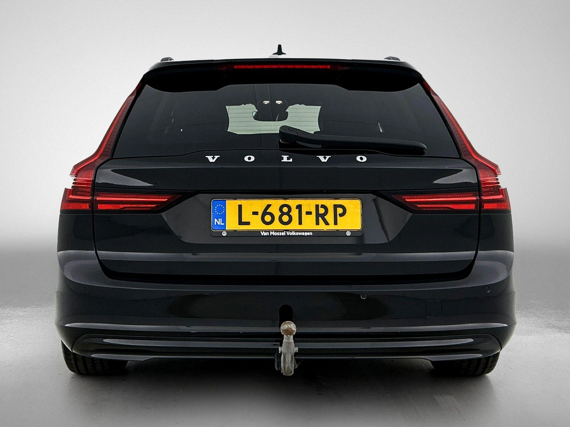 Volvo V90 met kenteken L-681-RP – autofoto 5