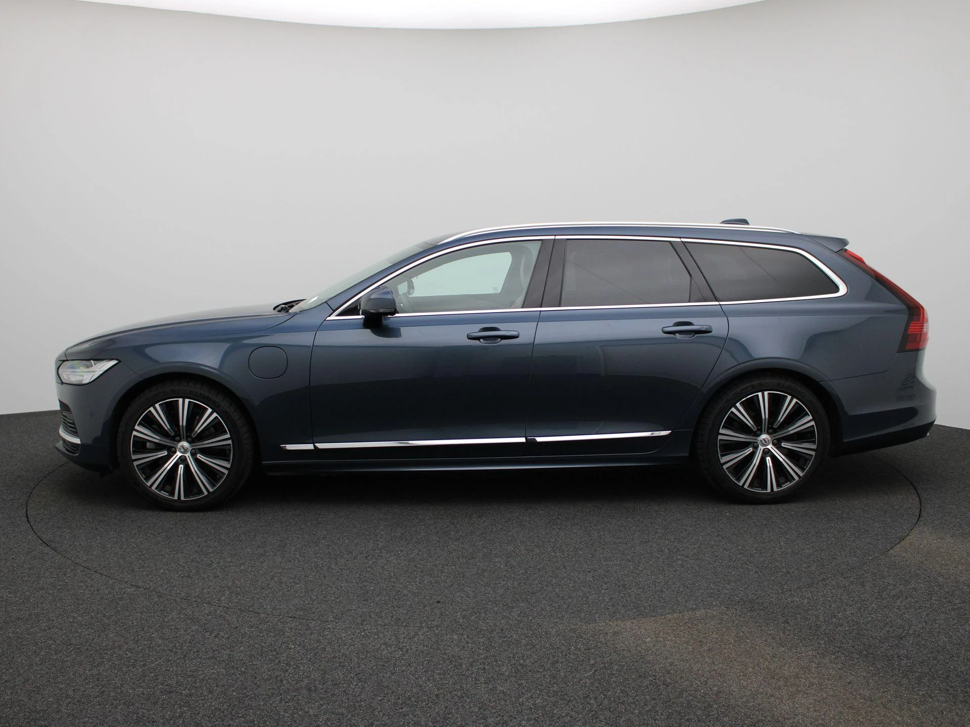 Volvo V90 met kenteken T-926-BP – autofoto 5