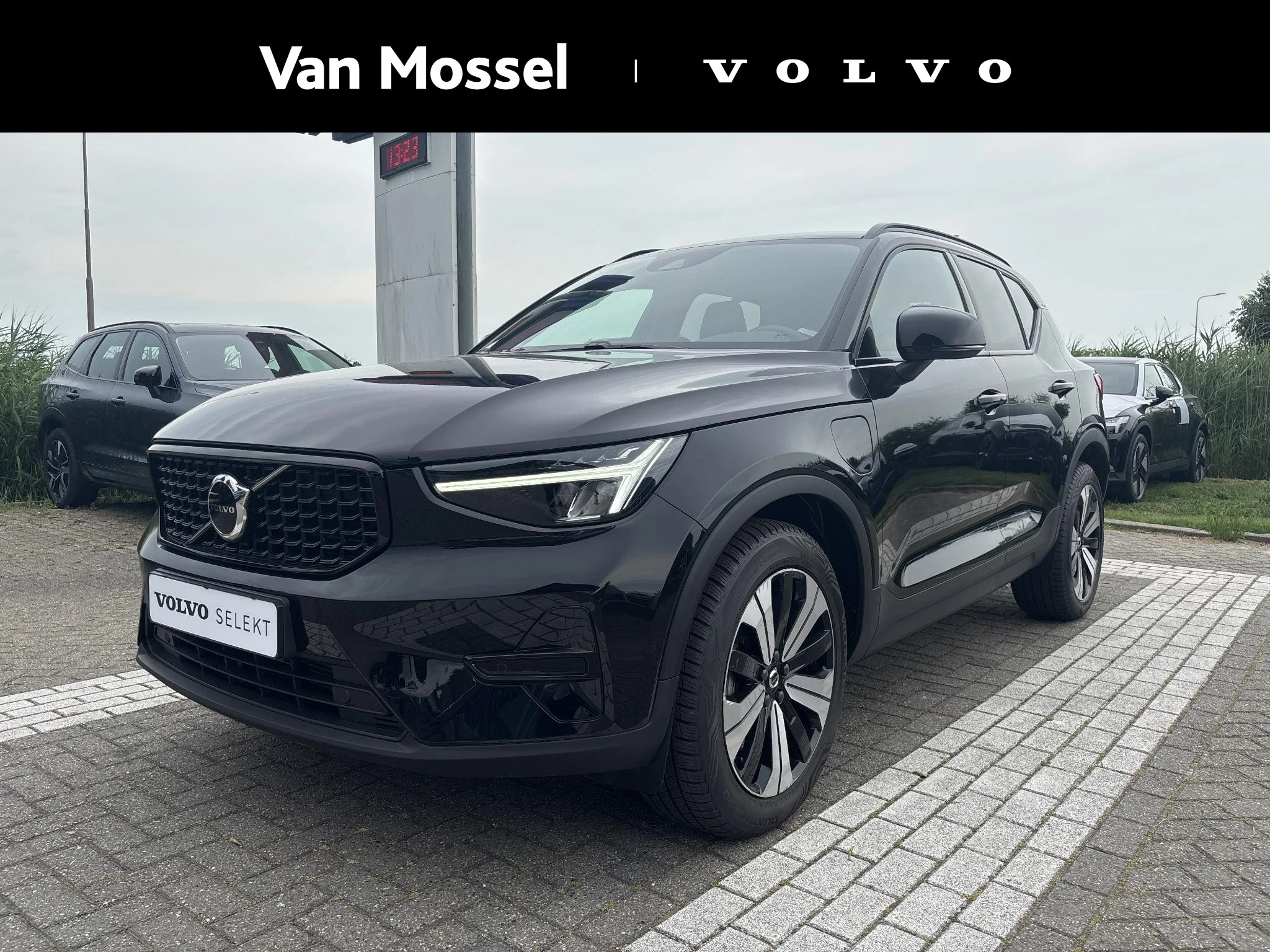 Volvo XC40 met kenteken 45 – autofoto 2
