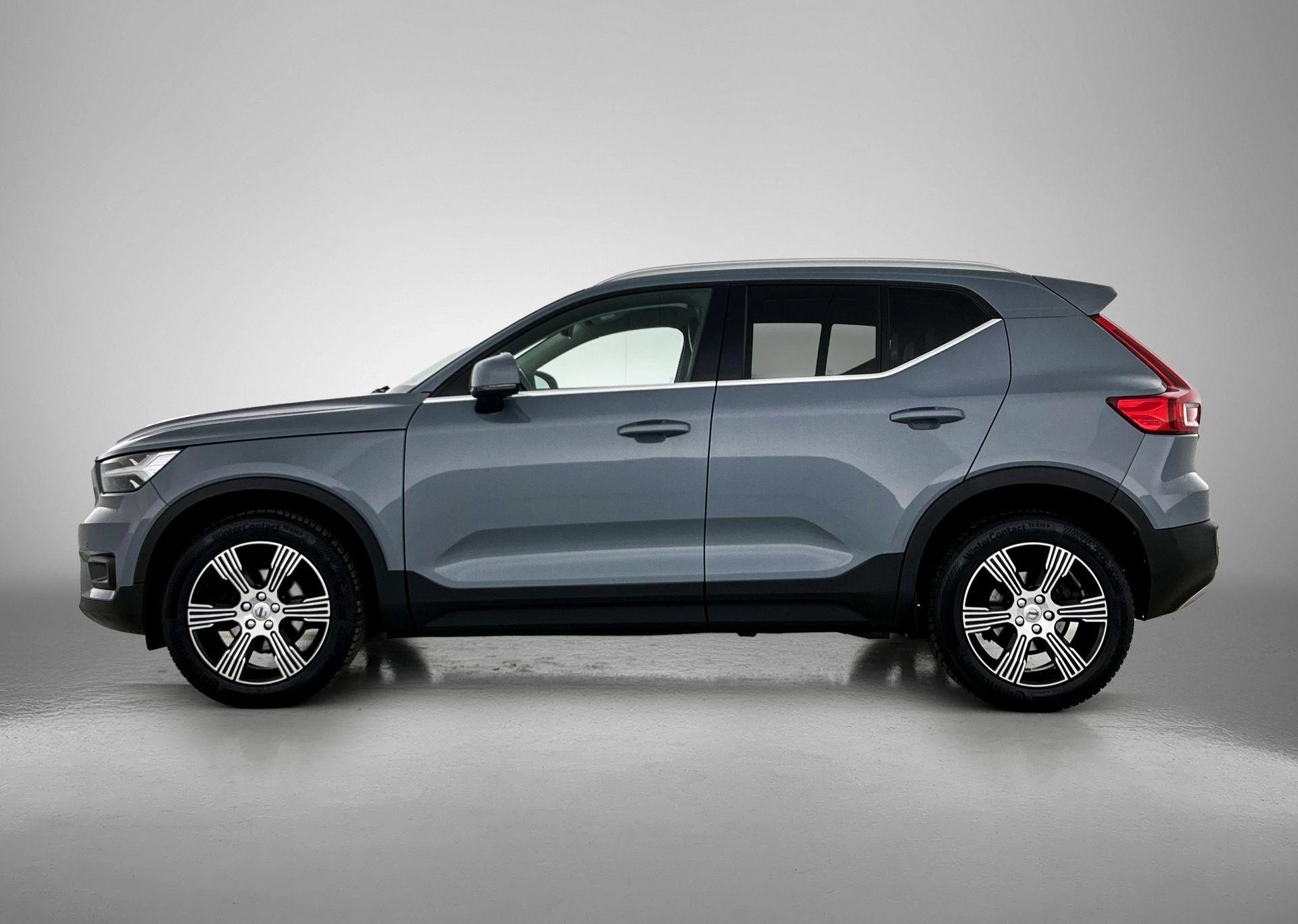 Volvo XC40 met kenteken 83100 – autofoto 4