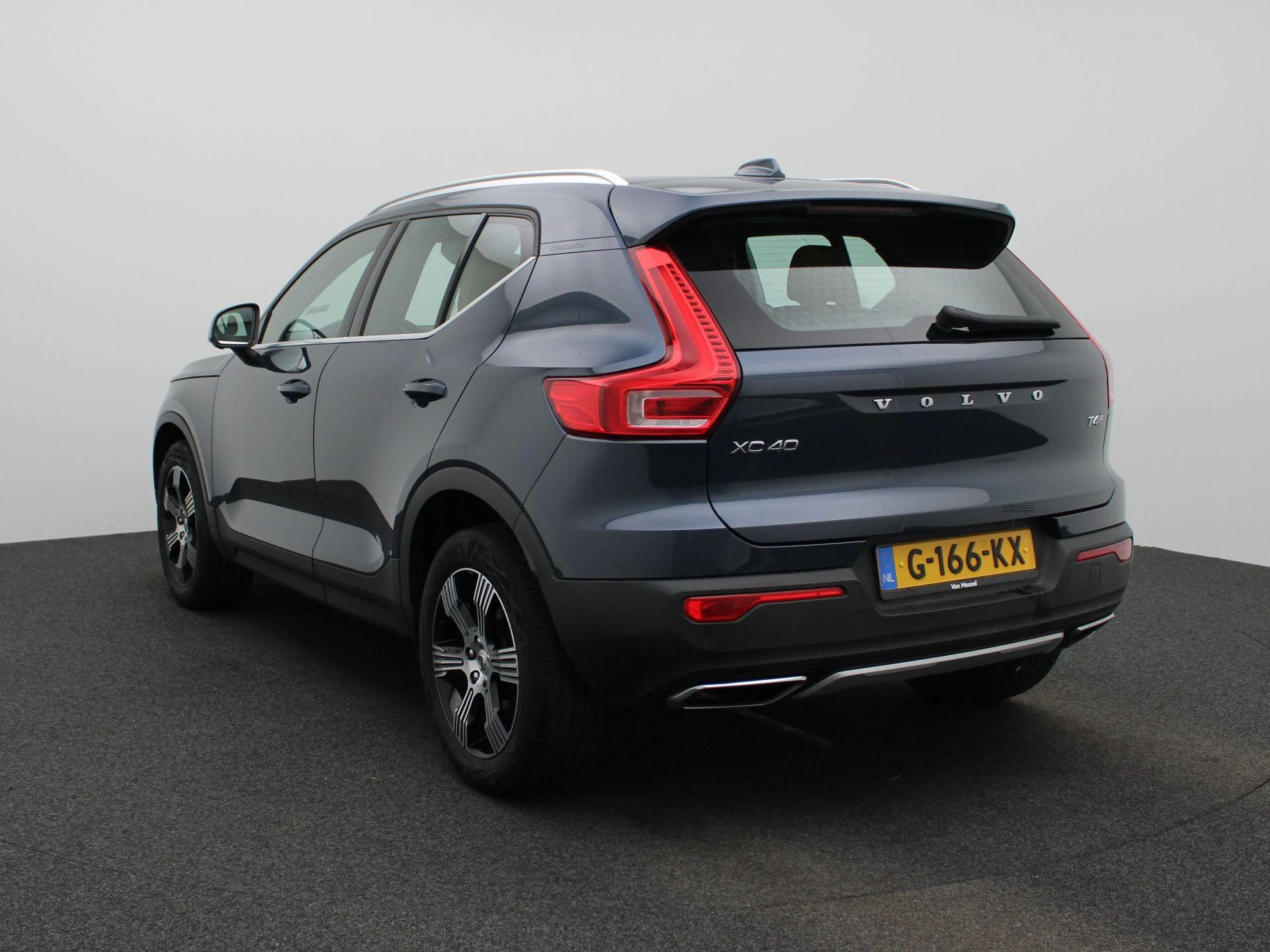 Volvo XC40 met kenteken 84100 – autofoto 3