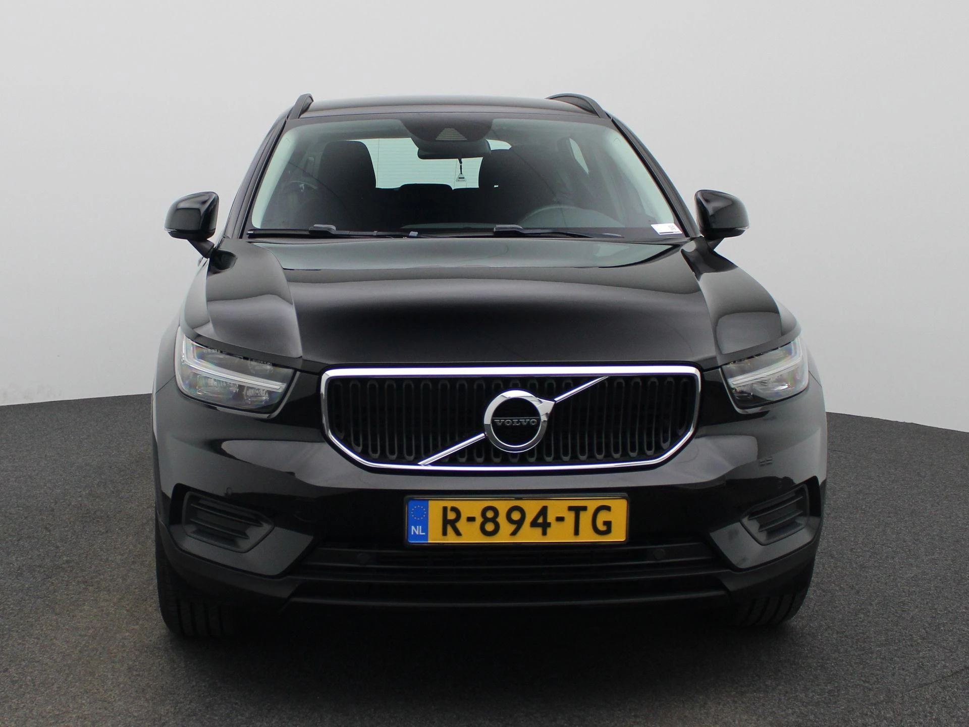 Volvo XC40 met kenteken R-894-TG – autofoto 4