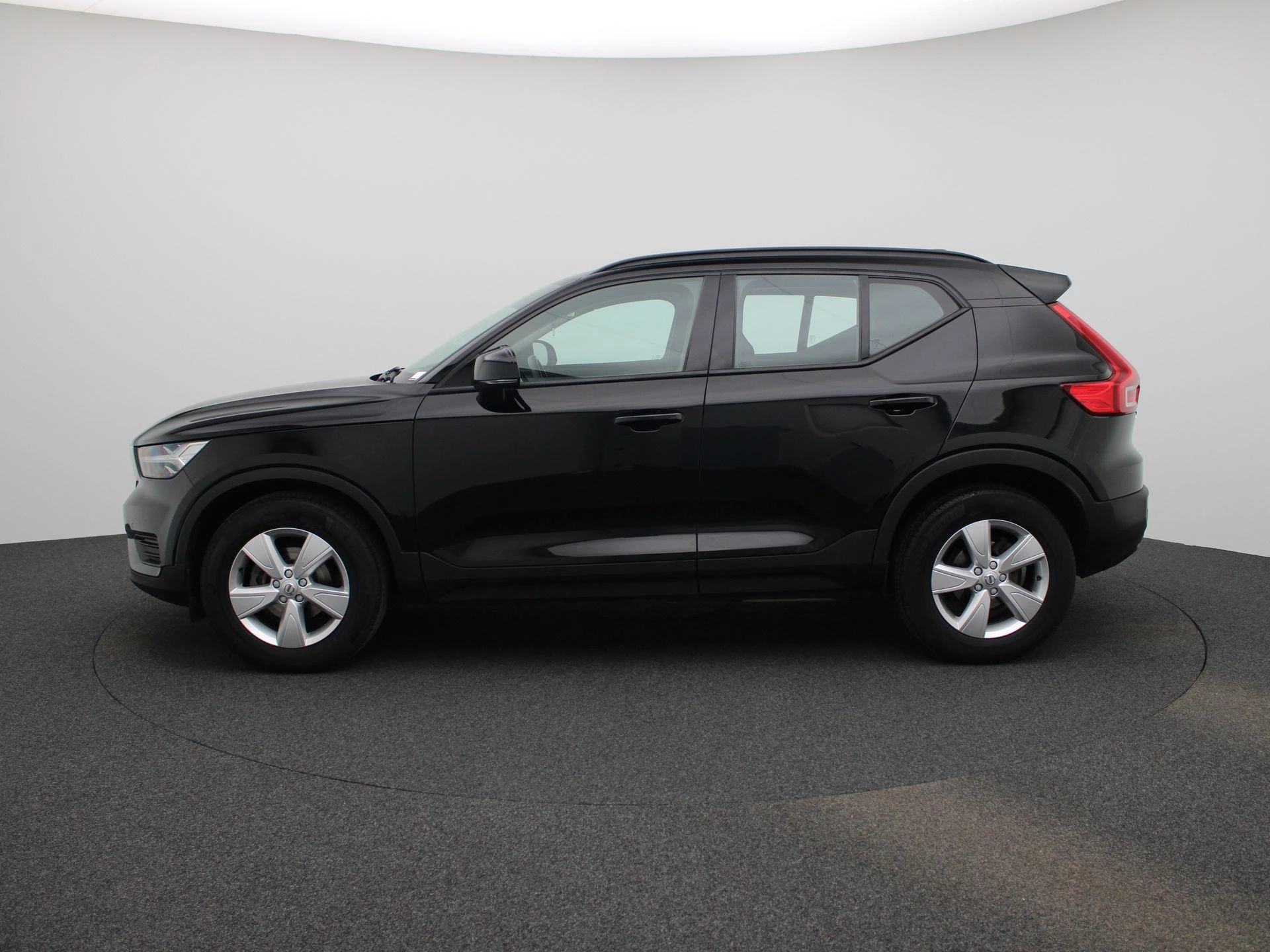 Volvo XC40 met kenteken R-894-TG – autofoto 5