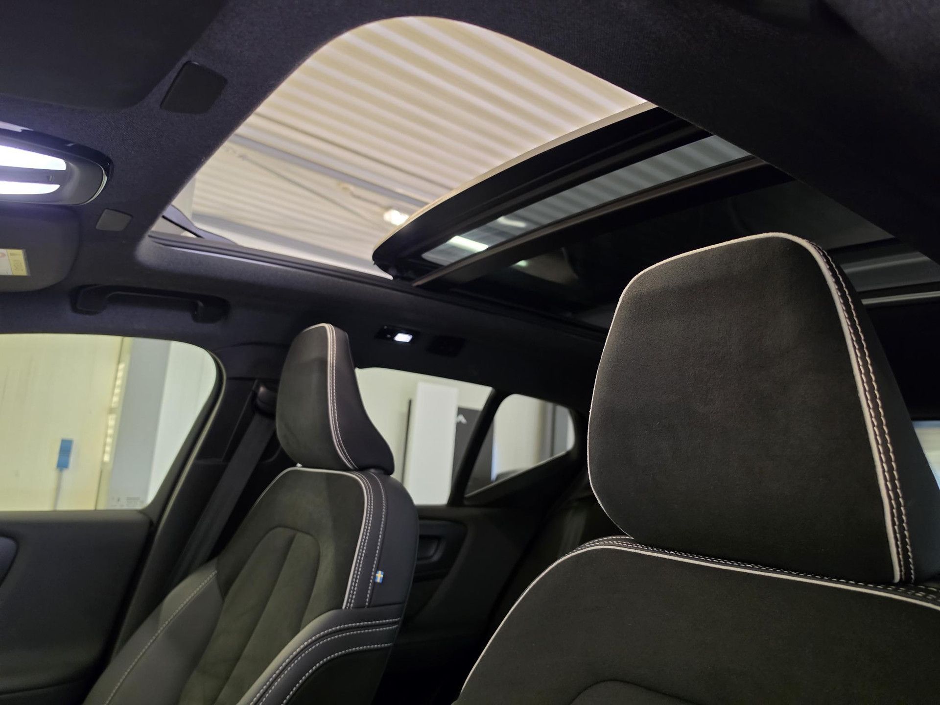 Volvo XC40 met kenteken S-332-LF – autofoto 2