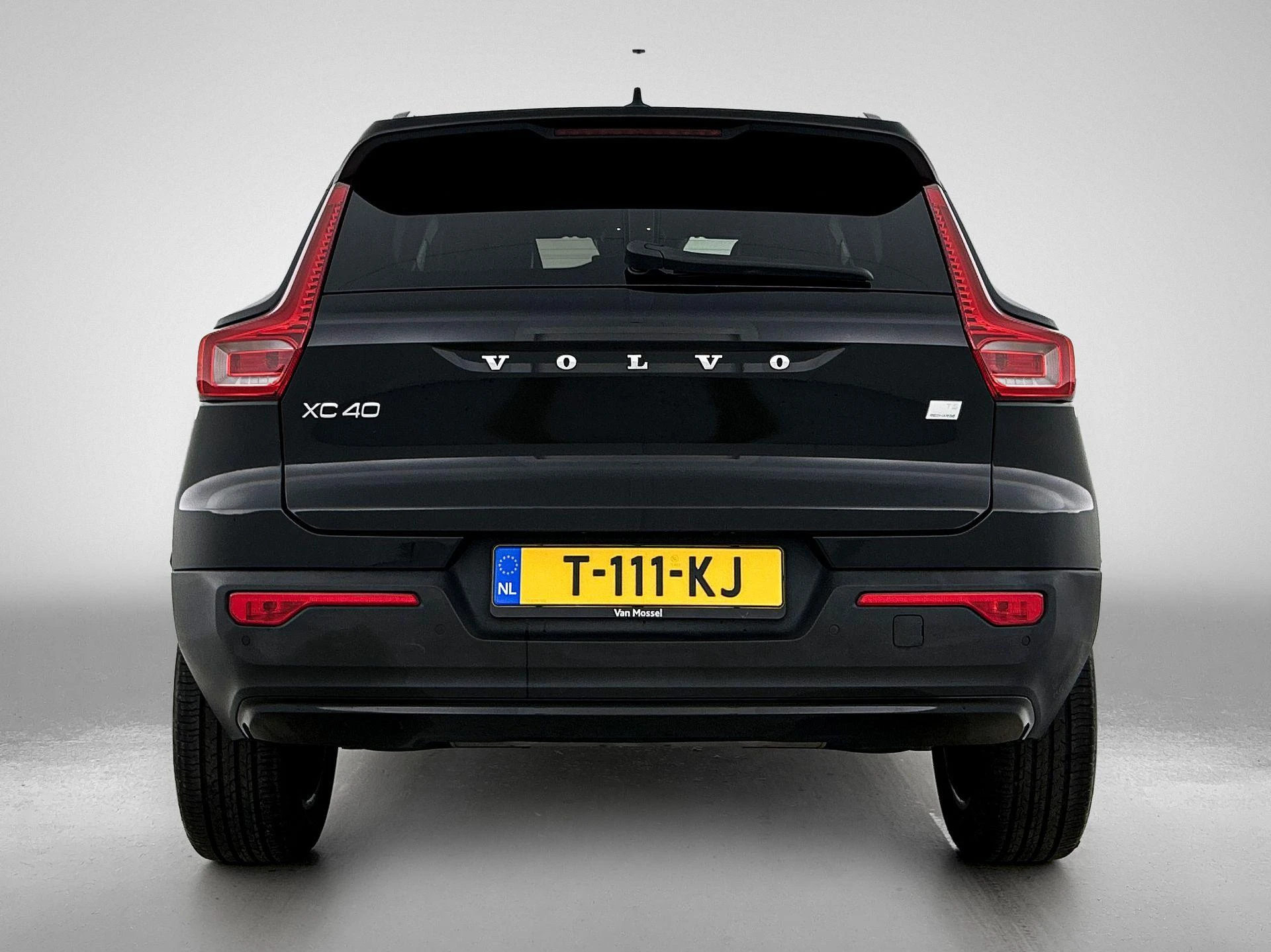Volvo XC40 met kenteken T-111-KJ – autofoto 5