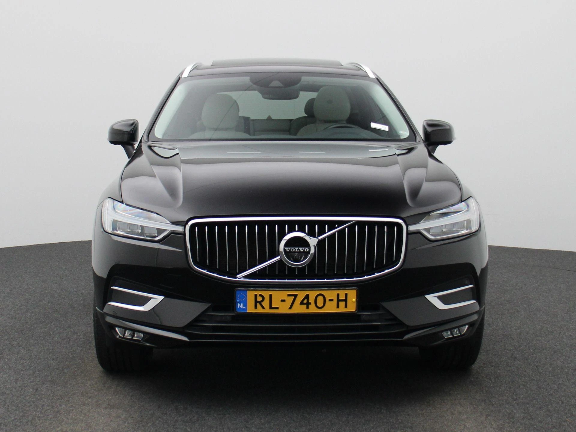 Volvo XC60 met kenteken 74100 – autofoto 4