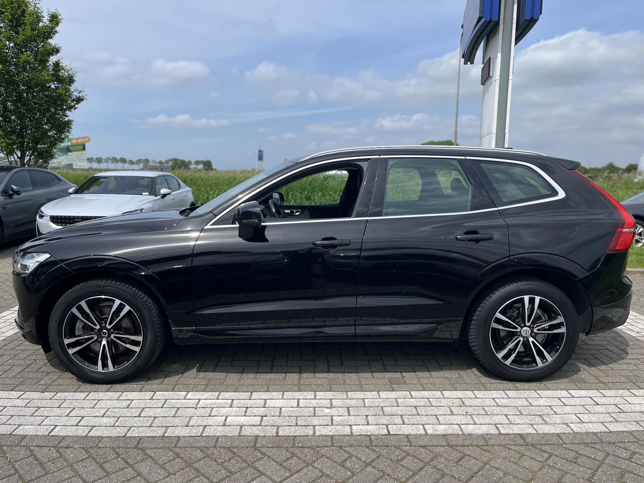 Volvo XC60 met kenteken 87100 – autofoto 4