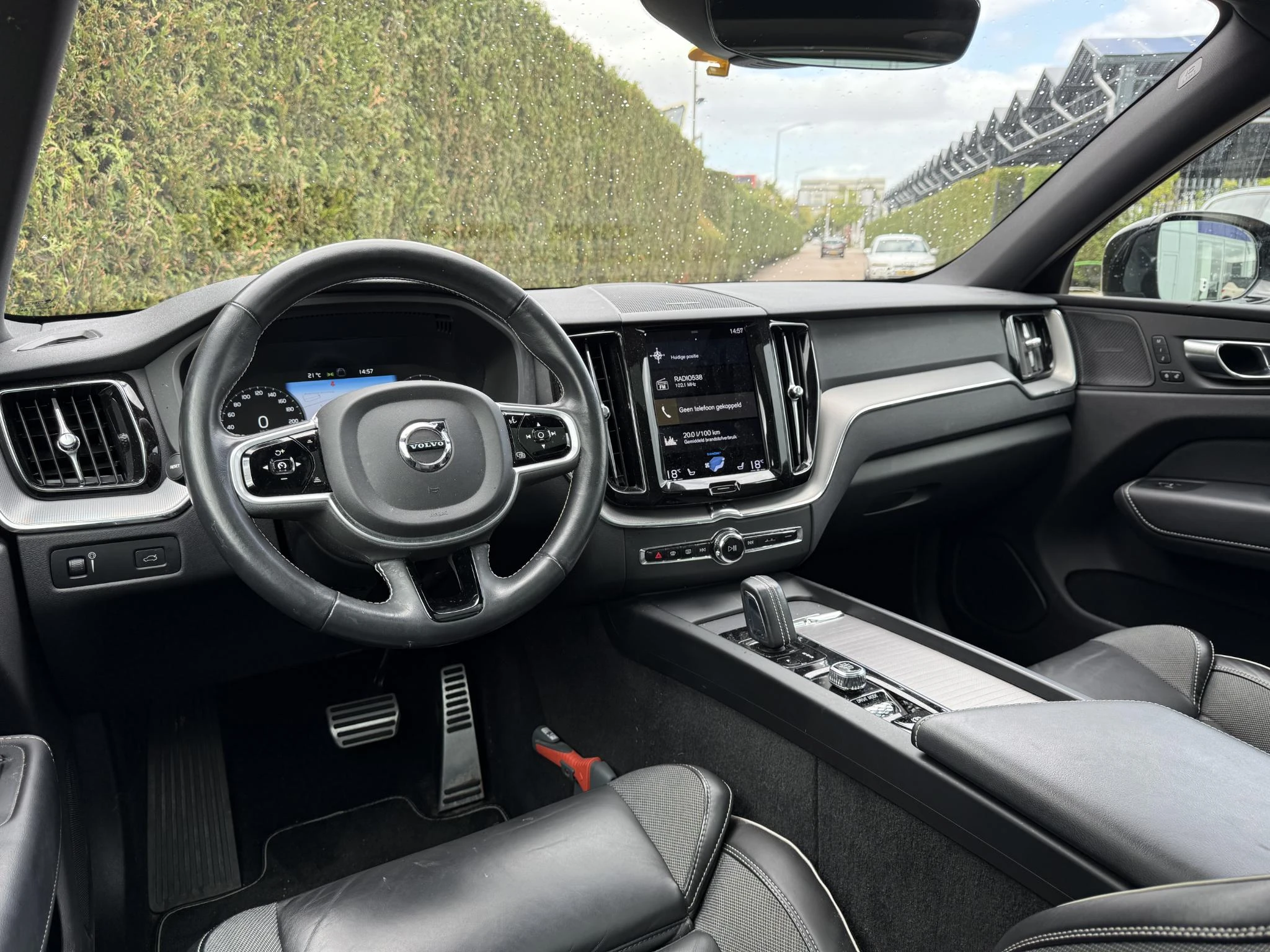 Volvo XC60 met kenteken 87100 – autofoto 4