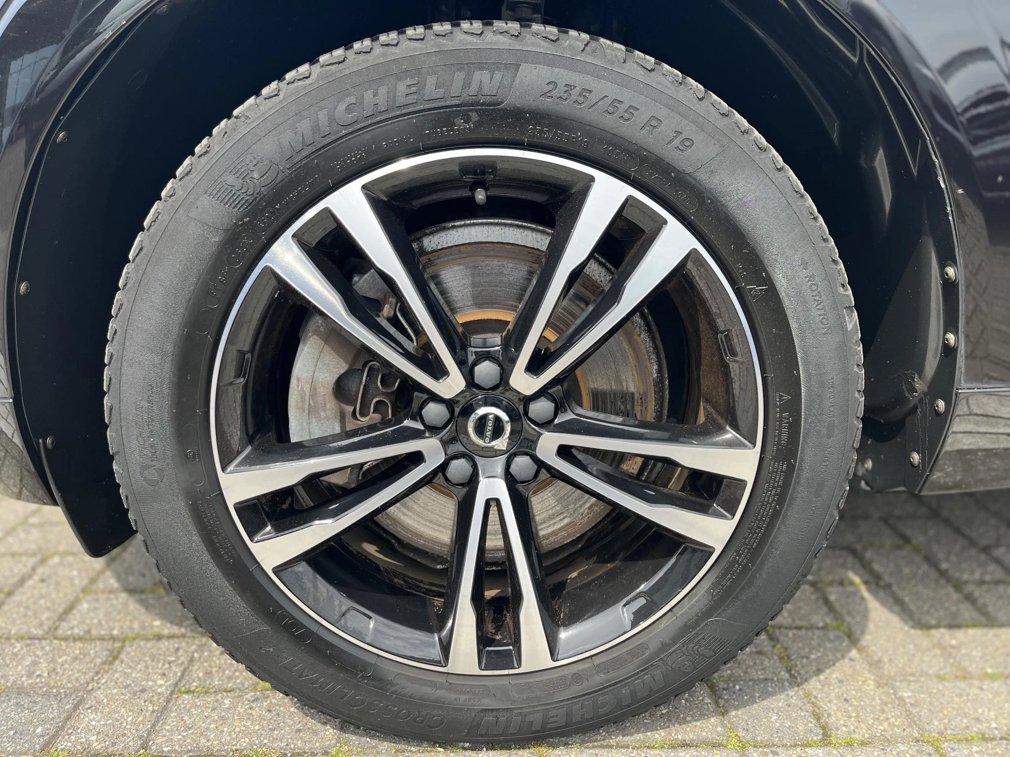Volvo XC60 met kenteken 87100 – autofoto 5
