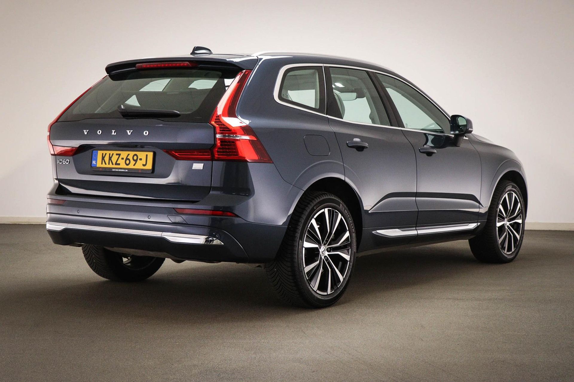 Volvo XC60 met kenteken KKZ-69-J – autofoto 2