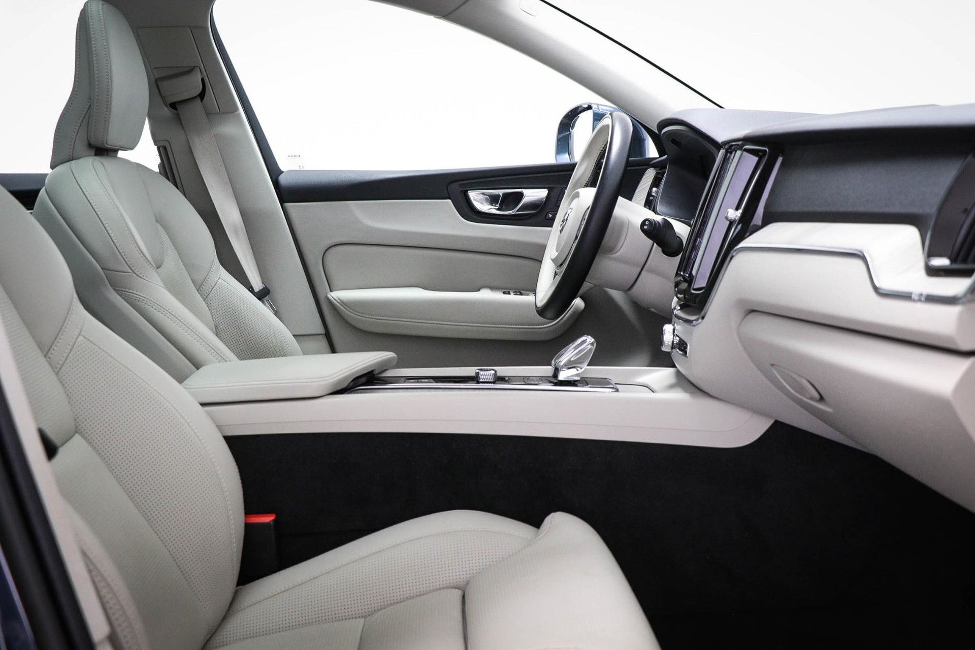 Volvo XC60 met kenteken KKZ-69-J – autofoto 3