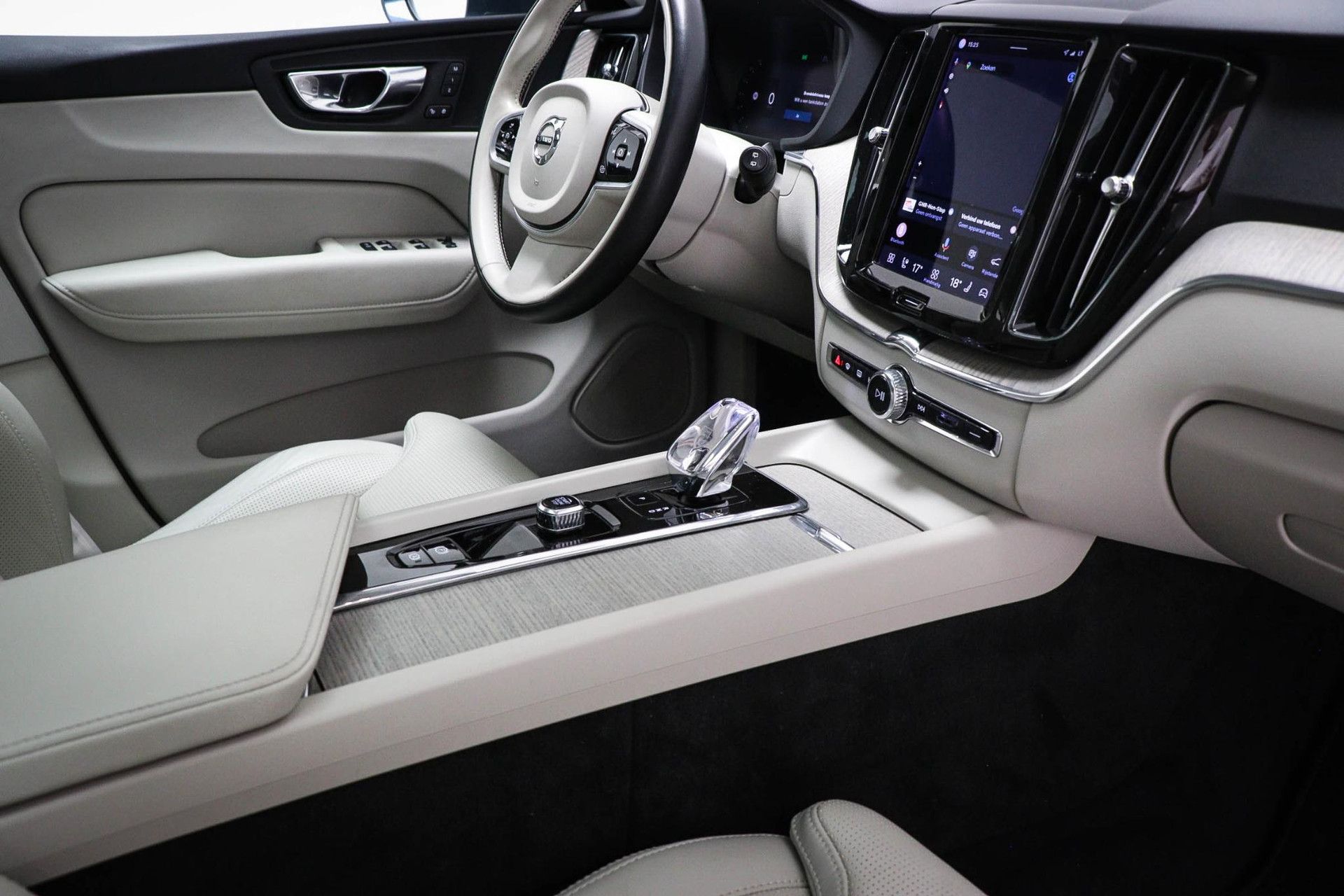 Volvo XC60 met kenteken KKZ-69-J – autofoto 4