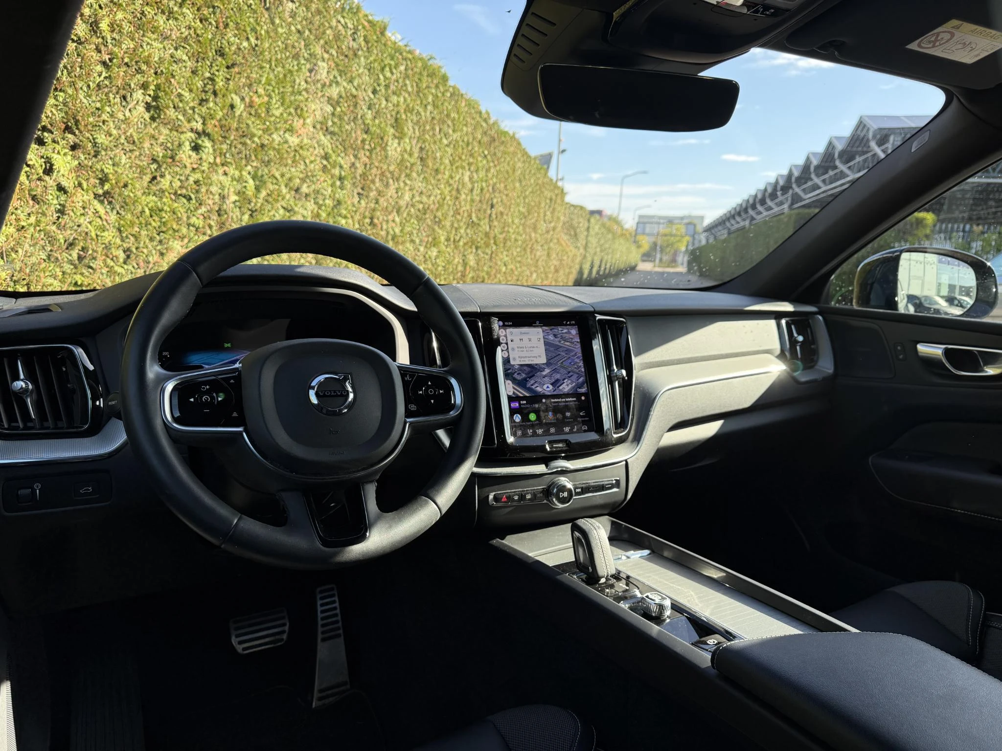 Volvo XC60 met kenteken R-518-SG – autofoto 4