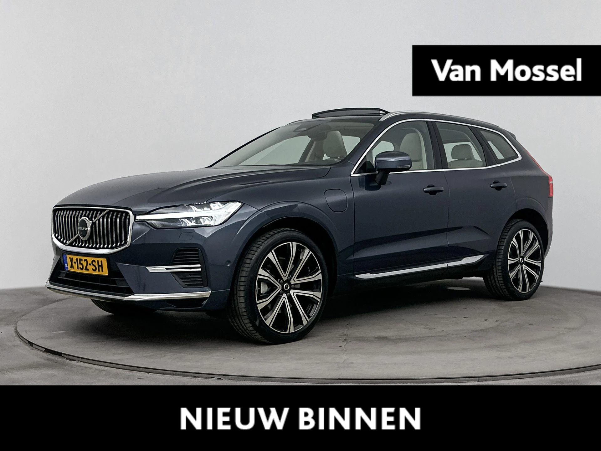 Volvo XC60 met kenteken X-152-SH – autofoto 2
